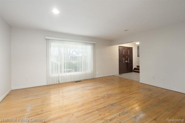 29330 Pinetree Drive, Southfield, MI 48076