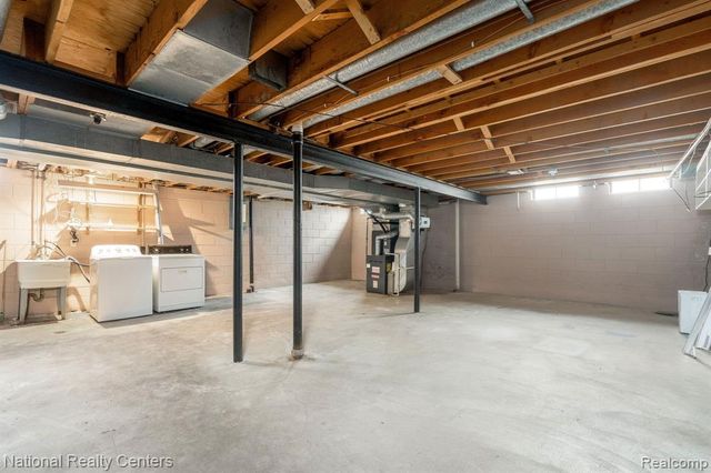 29330 Pinetree Drive, Southfield, MI 48076