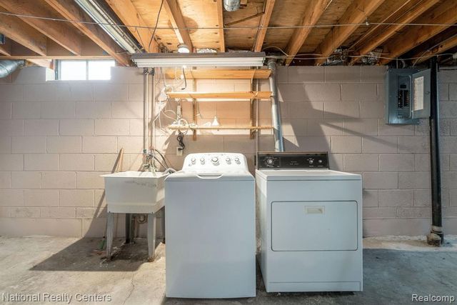 29330 Pinetree Drive, Southfield, MI 48076