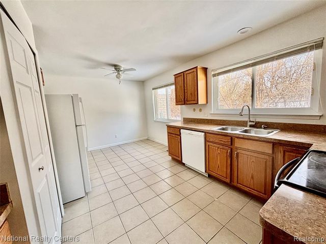 29330 Pinetree Drive, Southfield, MI 48076