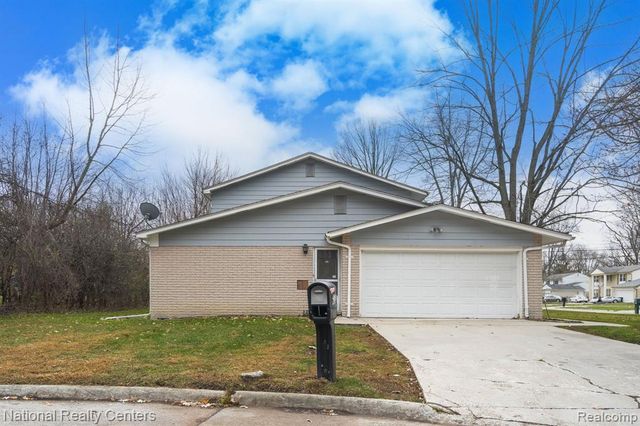 29330 Pinetree Drive, Southfield, MI 48076