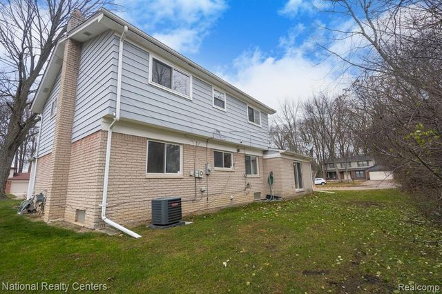 29330 Pinetree Drive, Southfield, MI 48076