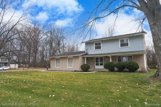 29330 Pinetree Drive, Southfield, MI 48076