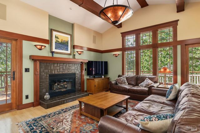 39 Tomahawk Dr, San Anselmo, CA 94960