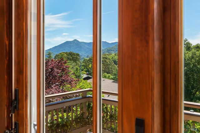 39 Tomahawk Dr, San Anselmo, CA 94960