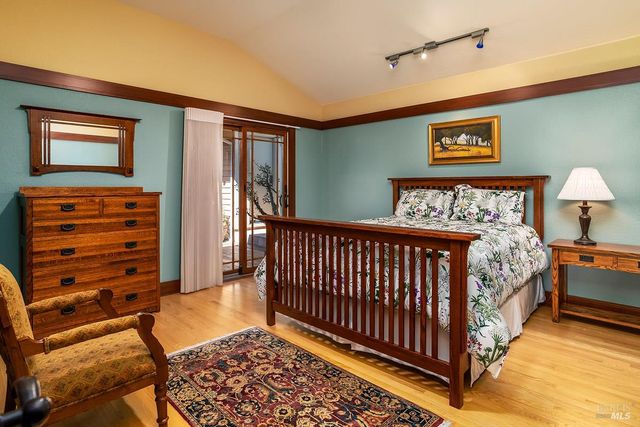 39 Tomahawk Dr, San Anselmo, CA 94960