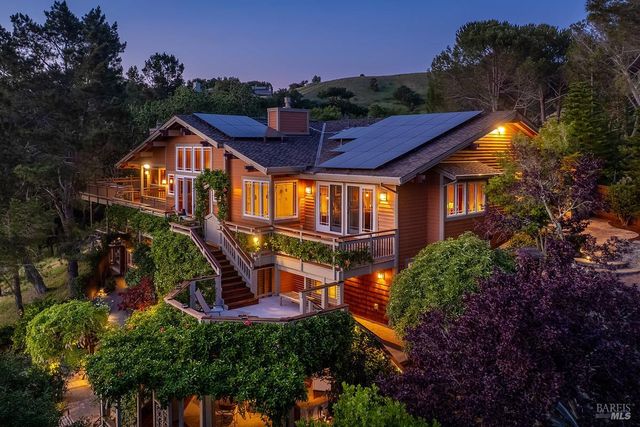 39 Tomahawk Dr, San Anselmo, CA 94960