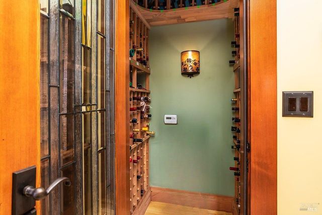 39 Tomahawk Dr, San Anselmo, CA 94960