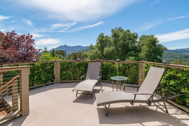 39 Tomahawk Dr, San Anselmo, CA 94960