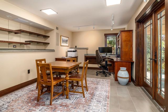 39 Tomahawk Dr, San Anselmo, CA 94960