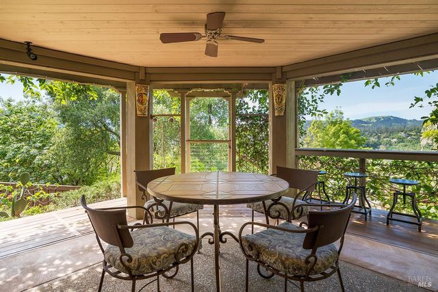 39 Tomahawk Dr, San Anselmo, CA 94960