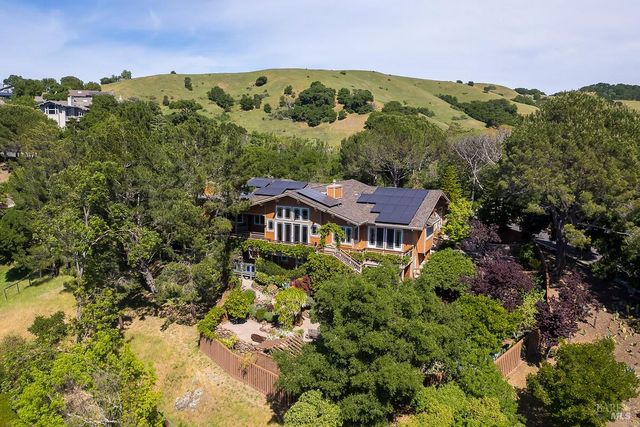 39 Tomahawk Dr, San Anselmo, CA 94960