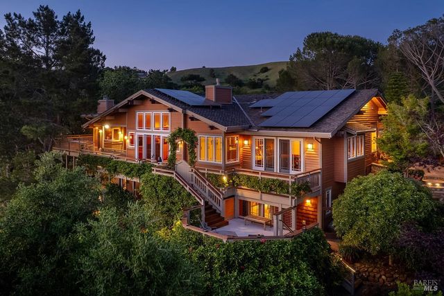 39 Tomahawk Dr, San Anselmo, CA 94960