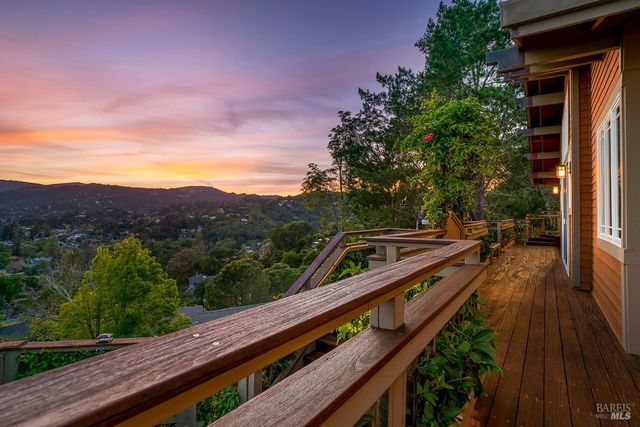 39 Tomahawk Dr, San Anselmo, CA 94960
