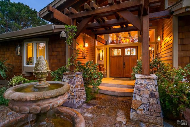 39 Tomahawk Dr, San Anselmo, CA 94960