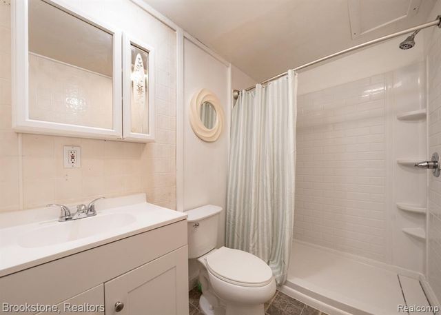 101 Tebeau Court, Auburn Hills, MI 48326