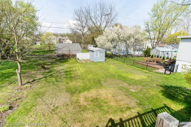 101 Tebeau Court, Auburn Hills, MI 48326