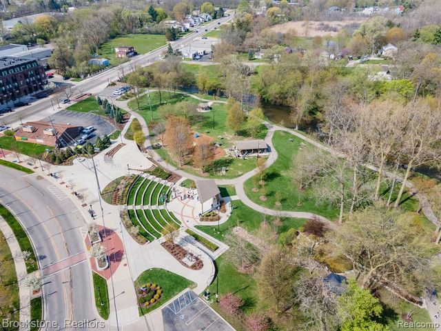 101 Tebeau Court, Auburn Hills, MI 48326