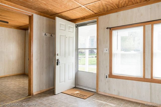 101 Tebeau Court, Auburn Hills, MI 48326