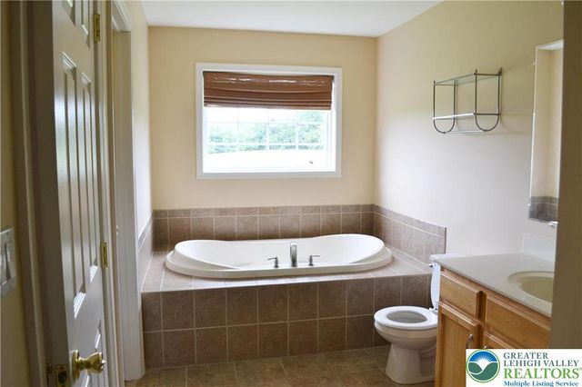 204 South Kathryn Street, Palmer Twp, PA 18045