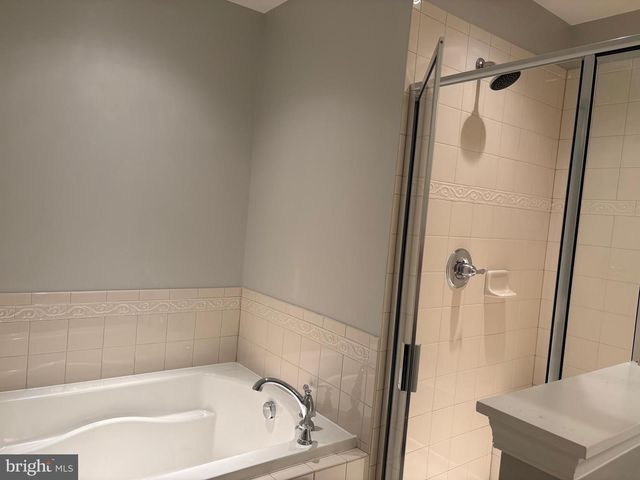 88 SUNDANCE DR, Hamilton, NJ 08619