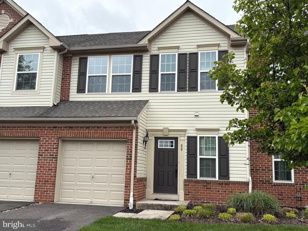 88 SUNDANCE DR, Hamilton, NJ 08619