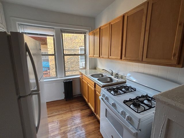 4951 N Whipple Street 3W, Chicago, IL 60625