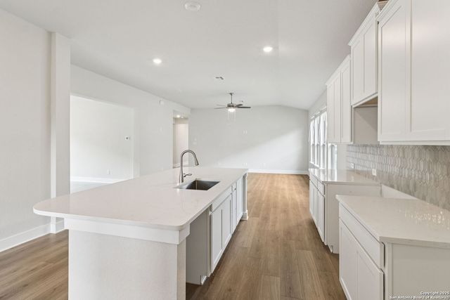 122 Barton Point, Cibolo, TX 78108