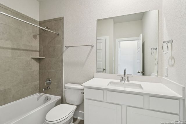 122 Barton Point, Cibolo, TX 78108