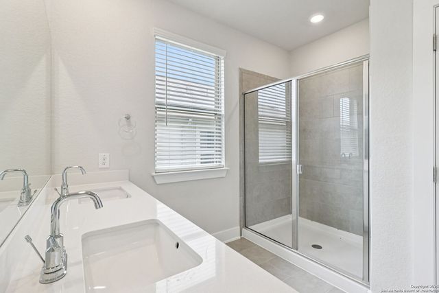 122 Barton Point, Cibolo, TX 78108