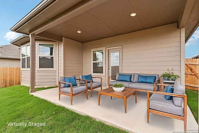 122 Barton Point, Cibolo, TX 78108