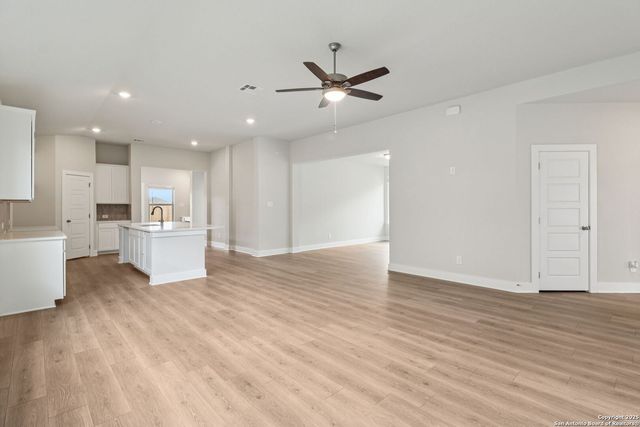 122 Barton Point, Cibolo, TX 78108