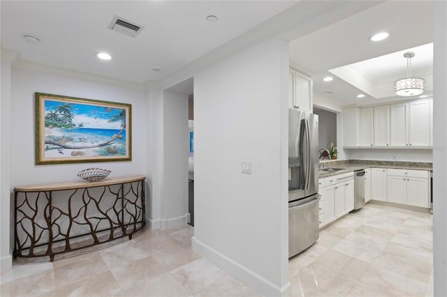 300 BEACH DRIVE NE 302, St Petersburg, FL 33701