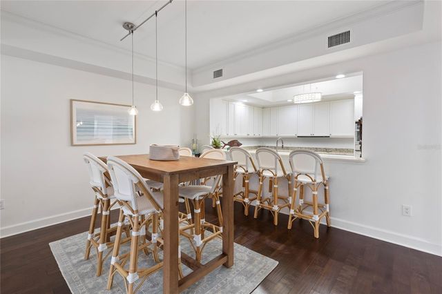 300 BEACH DRIVE NE 302, St Petersburg, FL 33701