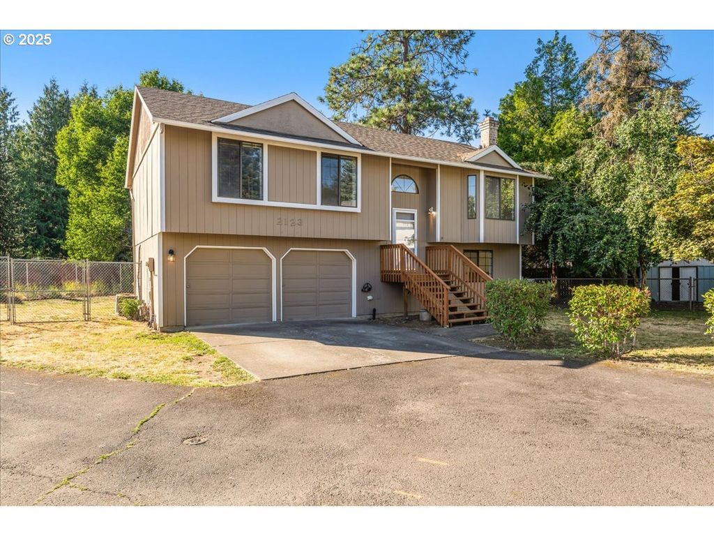 2123 Se 176TH Ave, Portland, OR 97233