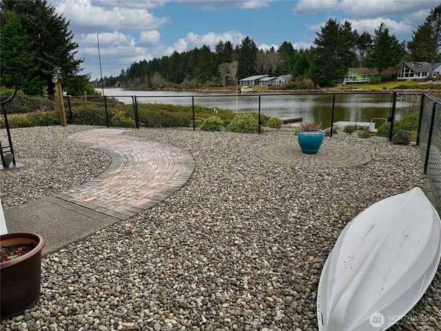 248 Chaparral Street SE, Ocean Shores, WA 98569