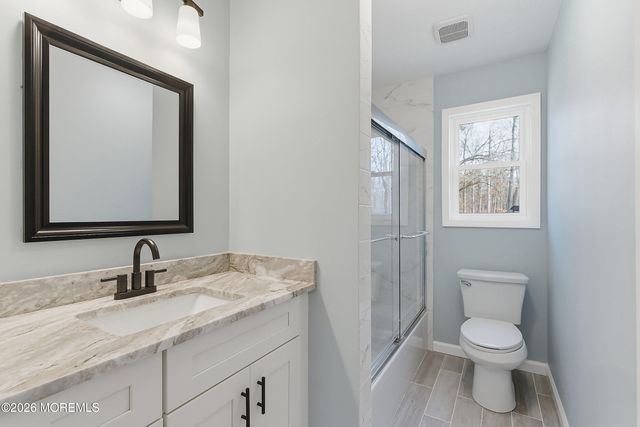 39 Blue Jay Drive, Toms River, NJ 08755