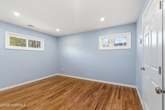 39 Blue Jay Drive, Toms River, NJ 08755