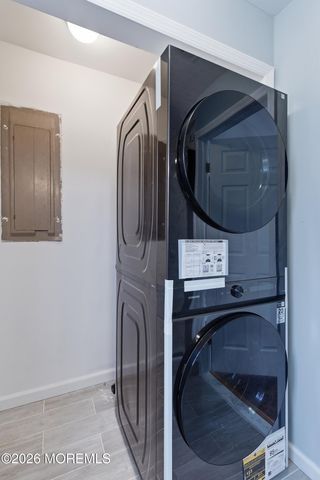 39 Blue Jay Drive, Toms River, NJ 08755