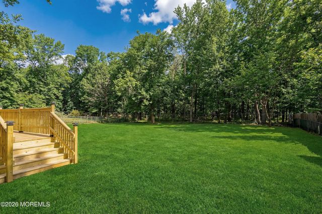 39 Blue Jay Drive, Toms River, NJ 08755