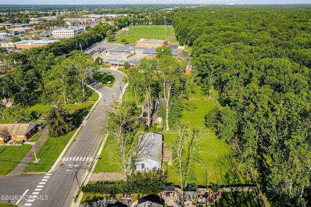 39 Blue Jay Drive, Toms River, NJ 08755