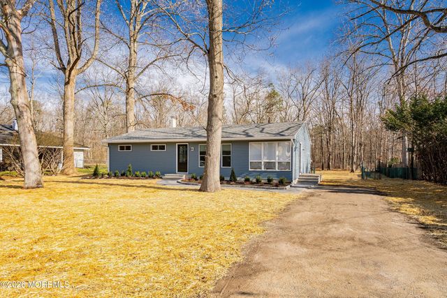 39 Blue Jay Drive, Toms River, NJ 08755