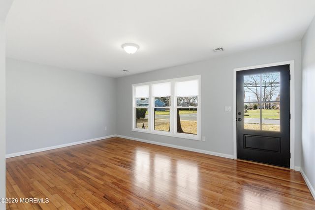 39 Blue Jay Drive, Toms River, NJ 08755