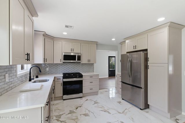 39 Blue Jay Drive, Toms River, NJ 08755