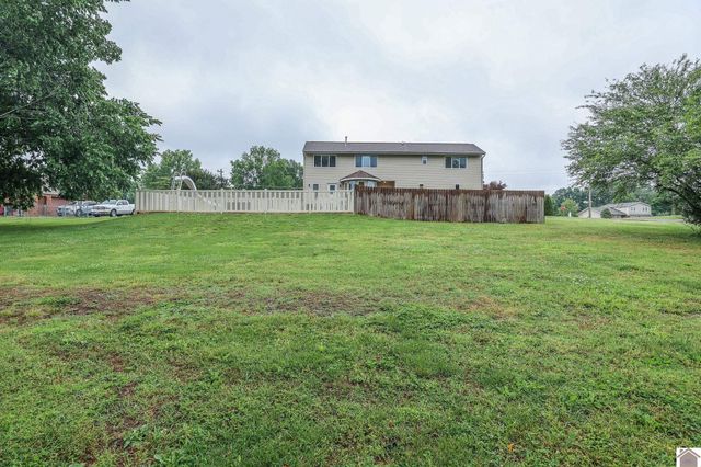 5200 Jewell Ln, Paducah, KY 42001