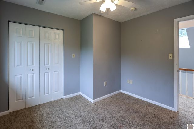 5200 Jewell Ln, Paducah, KY 42001