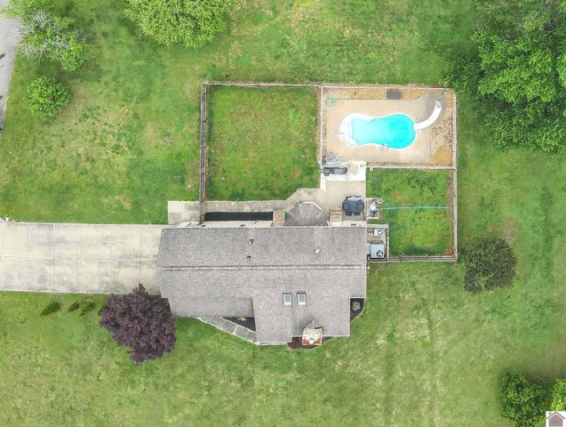 5200 Jewell Ln, Paducah, KY 42001