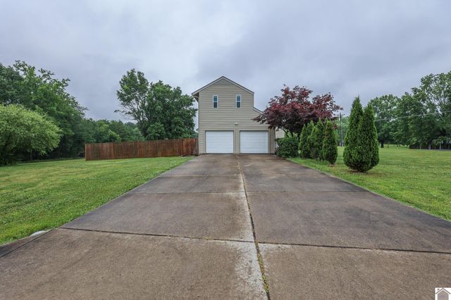 5200 Jewell Ln, Paducah, KY 42001