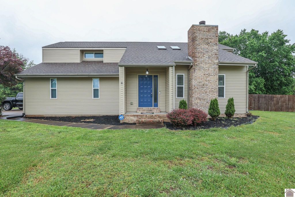 5200 Jewell Ln, Paducah, KY 42001