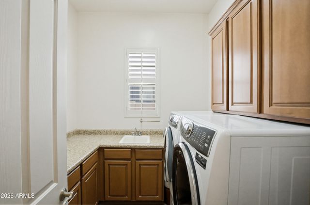 6729 S BANNING Street, Gilbert, AZ 85298